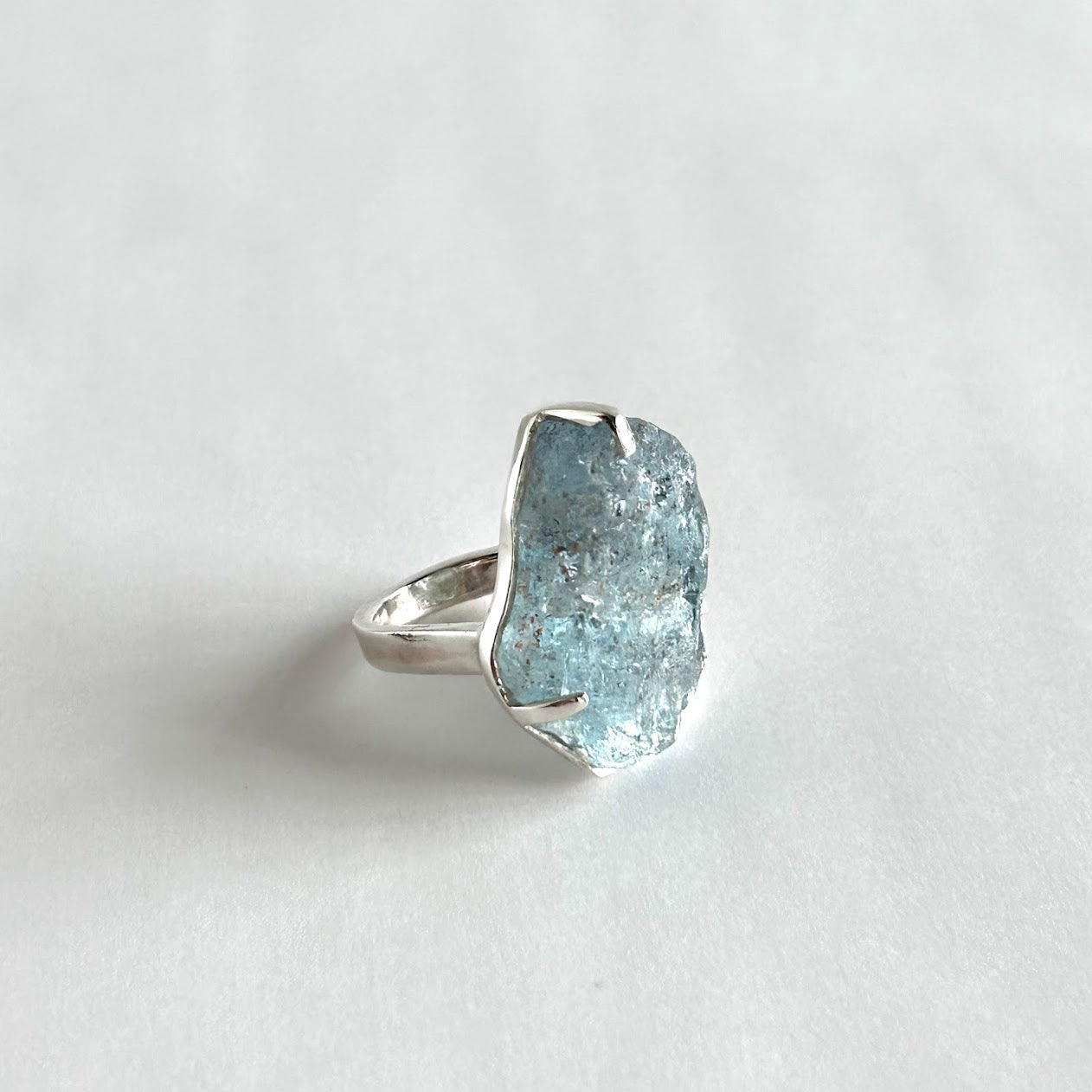 RAINBOW AQUAMARINE RING F692
