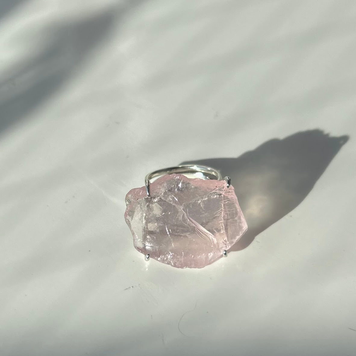 ROSE QUARTZ ROUGH STONE RING F690